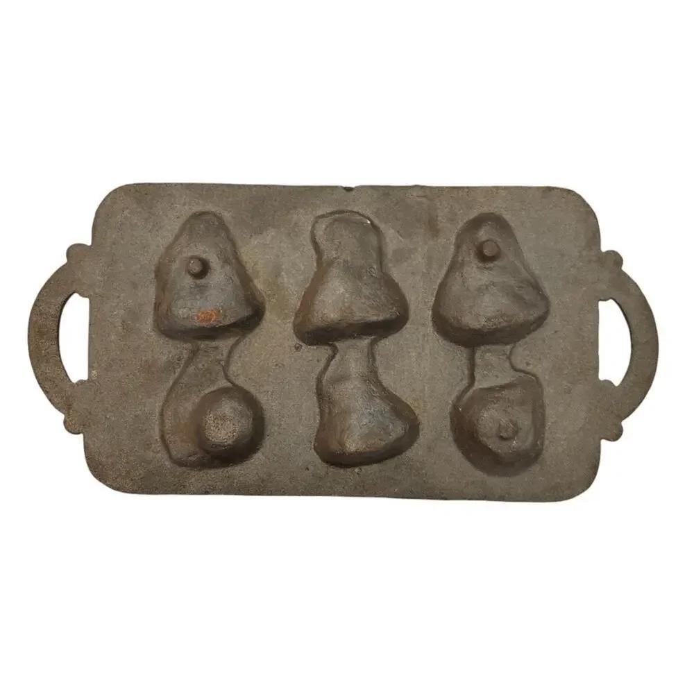 Cast Iron Muffin Pan Bake Nursery Rhyme Characters Shortbread/Cornbread